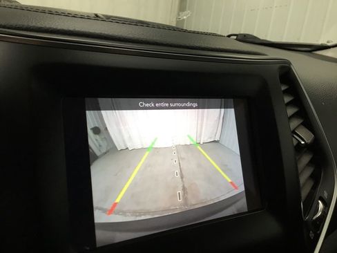 Used 2020 Jeep Cherokee Latitude Plus w/ Comfort/Convenience Group image 9