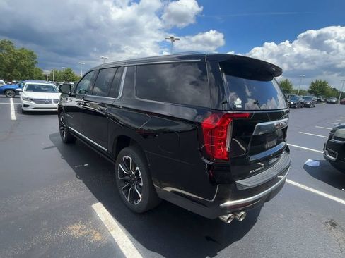 Used 2023 GMC Yukon XL Denali w/ LPO, Floor Liner Package AWD/4WD image 5