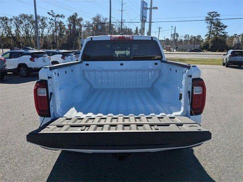 New 2025 GMC Canyon Elevation w/ Convenience Package image 15