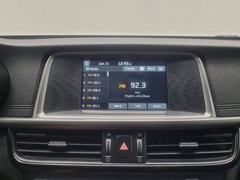 Used 2018 Kia Optima LX w/ 17" Alloy Wheels Package FWD image 25