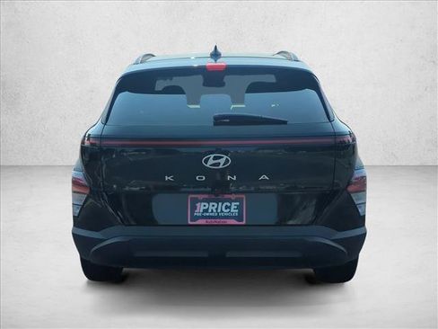 Used 2025 Hyundai Kona SEL FWD image 7
