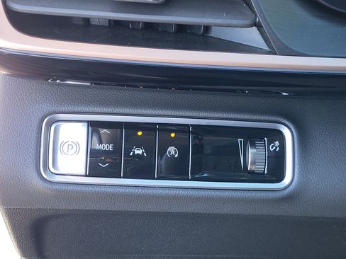 Certified 2025 Buick Envision Sport Touring image 28