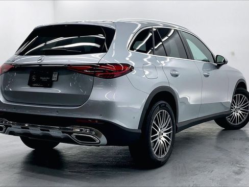 Used 2026 Mercedes-Benz GLC 300 image 4