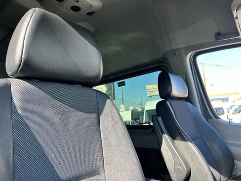 Used 2018 Mercedes-Benz Sprinter 2500 image 9