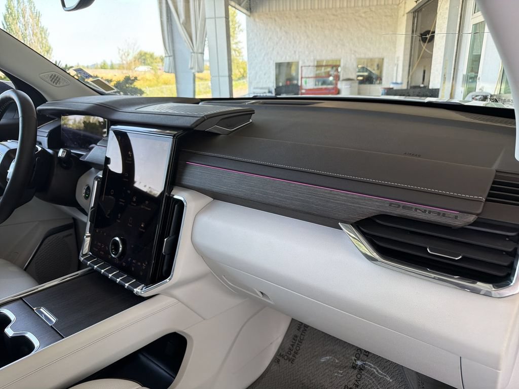 Certified 2024 GMC Acadia Denali w/ LPO, Floor Liner Package AWD/4WD image 30