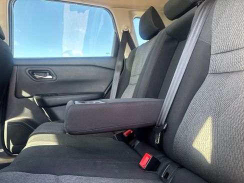 Certified 2025 Nissan Rogue SV AWD/4WD image 34