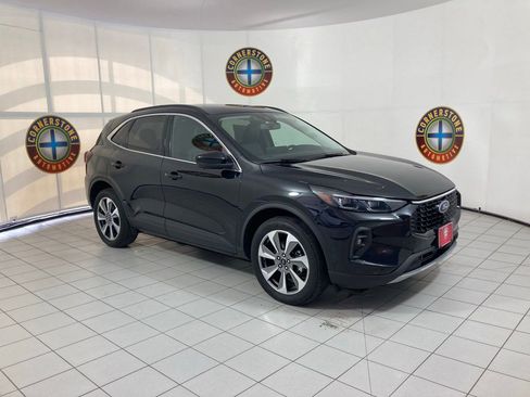 Used 2024 Ford Escape Platinum AWD/4WD image 21