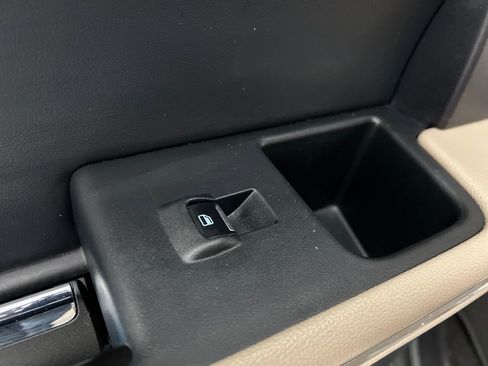 Used 2024 Ford Expedition Max XLT image 17