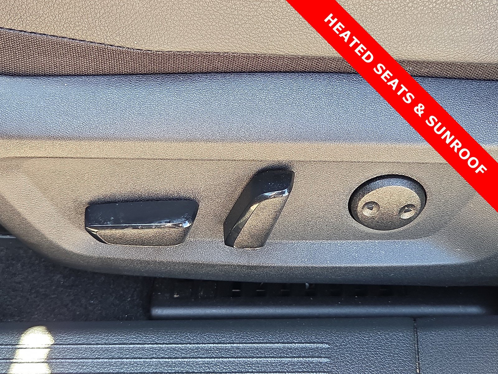 Used 2025 Nissan Rogue SL w/ Tech Package FWD image 14