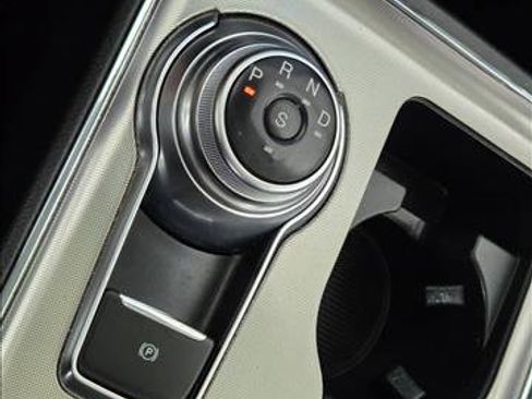 Used 2022 Ford Edge SEL image 12