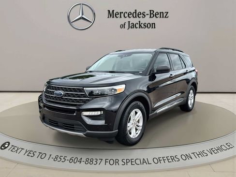 Used 2021 Ford Explorer XLT w/ Equipment Group 202A RWD image 1