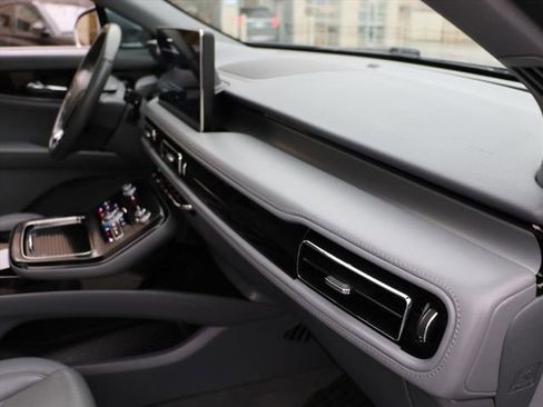 Used 2021 Lincoln Nautilus Reserve image 10