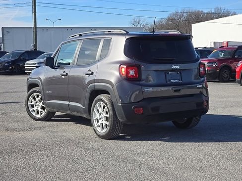 Certified 2019 Jeep Renegade Latitude image 5