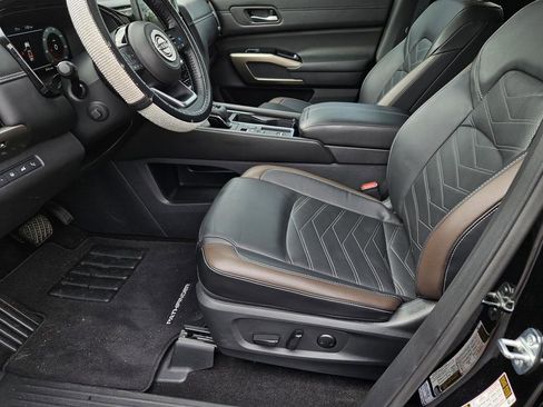 Certified 2024 Nissan Pathfinder Platinum image 19