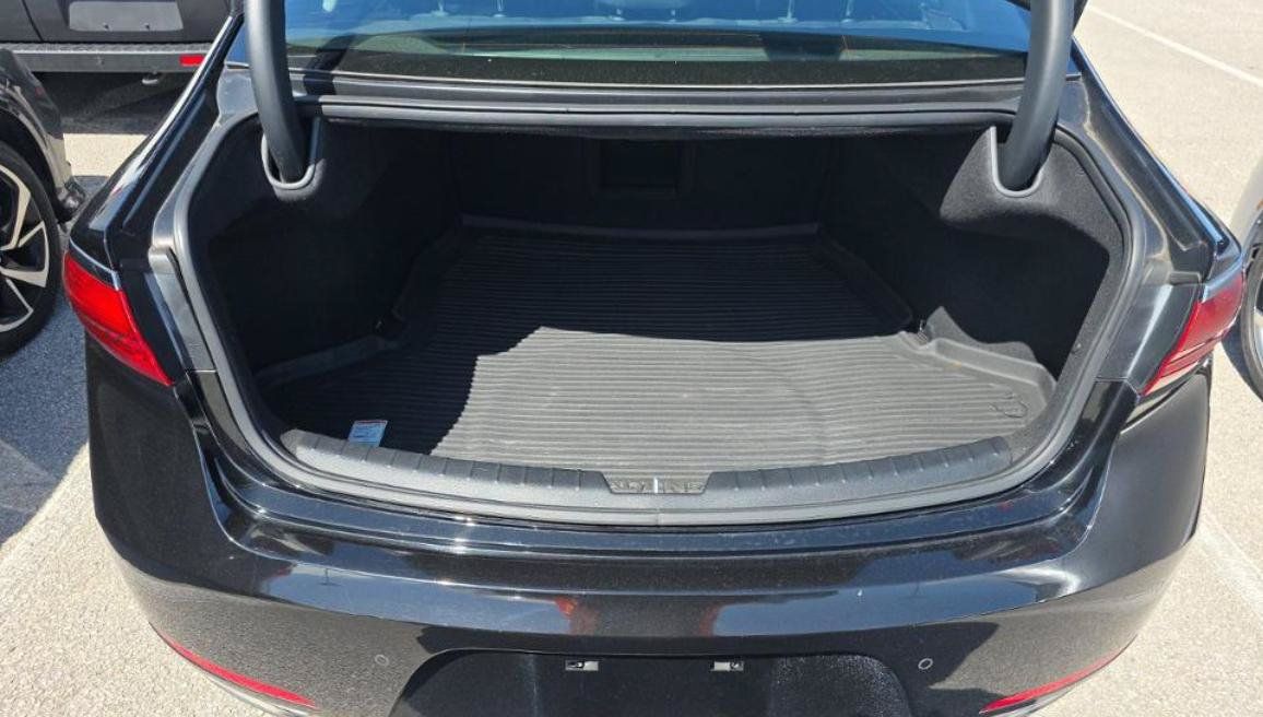 Used 2019 Kia Cadenza Premium FWD image 18