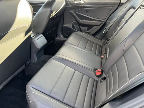 Used 2024 Volkswagen Jetta SE image 11