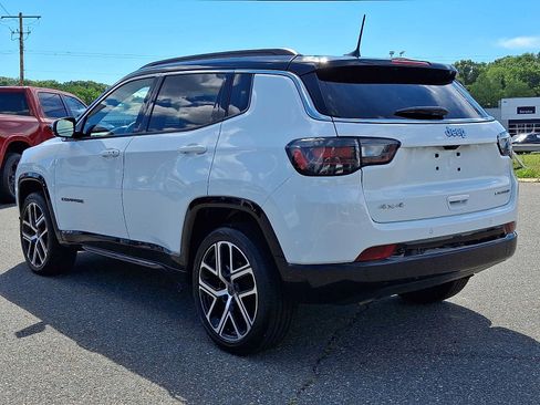 Certified 2025 Jeep Compass Limited w/ Elite Group AWD/4WD image 4