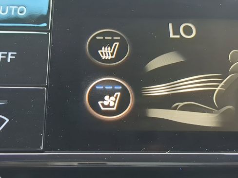 Used 2025 Genesis G70 3.3T Advanced image 23