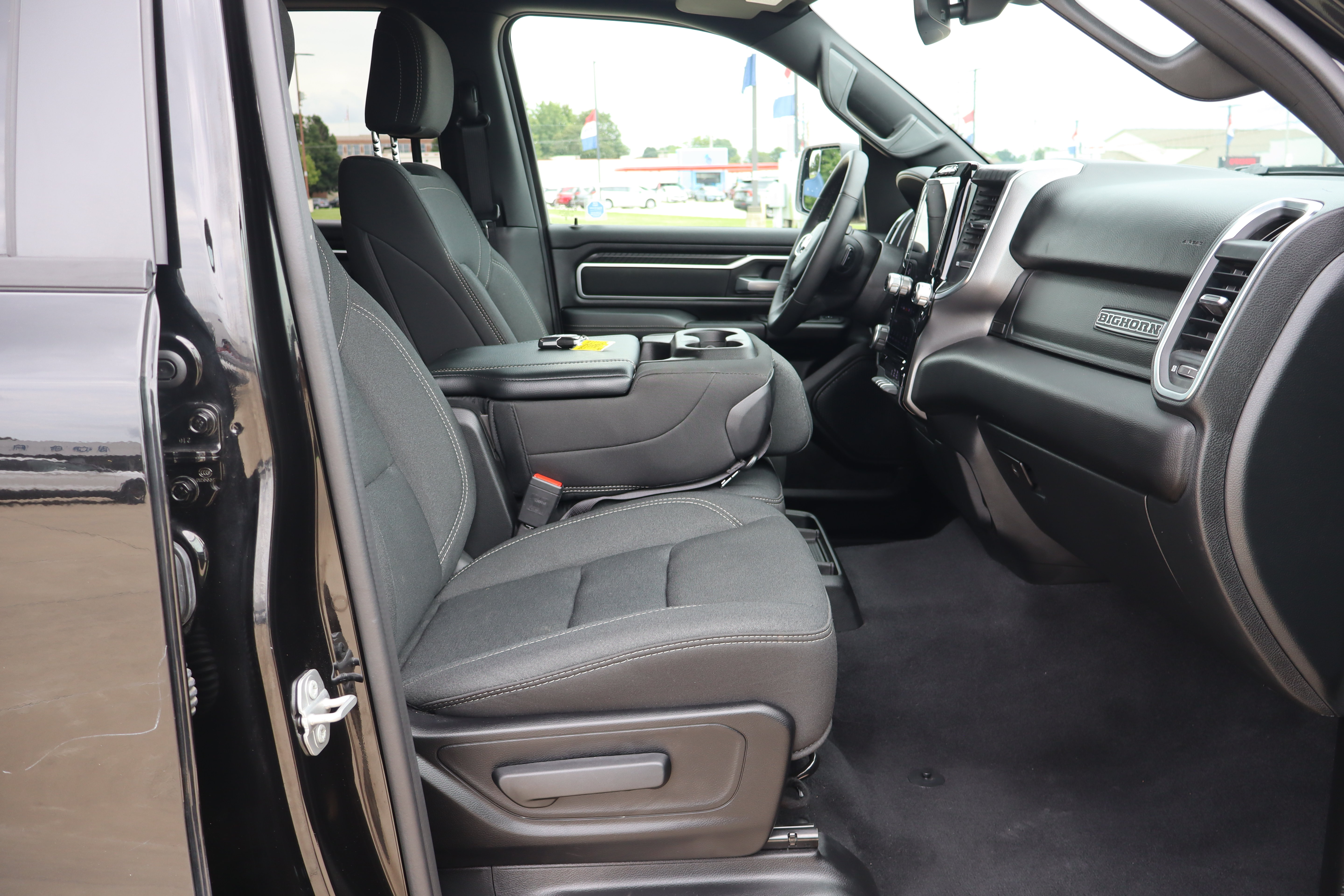 Used 2025 RAM 1500 Big Horn AWD/4WD image 12