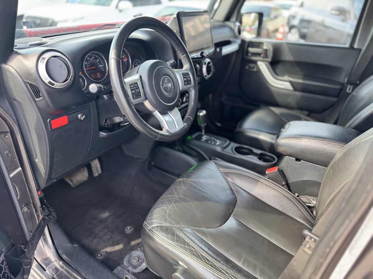 Used 2016 Jeep Wrangler Unlimited Rubicon AWD/4WD image 9