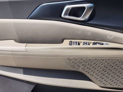New 2027 Kia Carnival FWD image 21