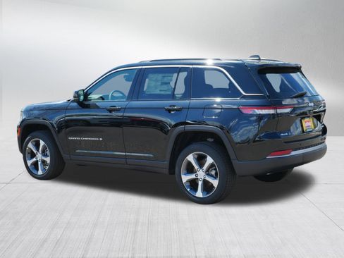New 2026 Jeep Grand Cherokee Limited AWD/4WD image 5