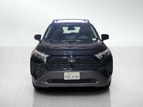 Used 2025 Toyota RAV4 XLE AWD/4WD image 2