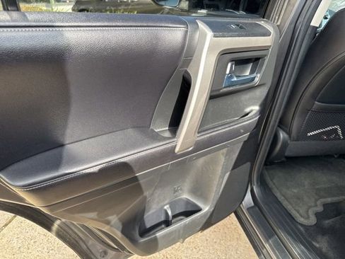 Used 2016 Toyota 4Runner SR5 image 34