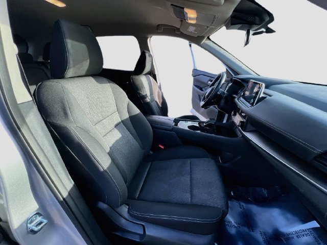 Used 2024 Nissan Rogue SV FWD image 21
