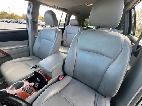 Used 2010 Toyota Highlander Limited image 30