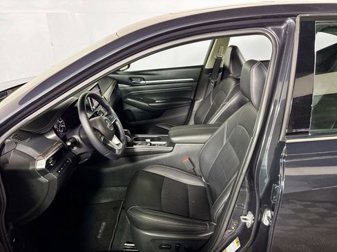 Used 2019 Nissan Altima 2.5 Platinum AWD/4WD image 11