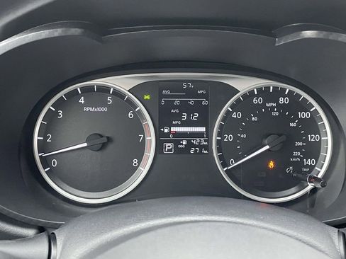 Used 2025 Nissan Versa S w/ Trunk Package image 24