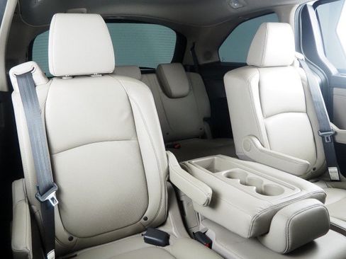 Used 2018 Honda Odyssey Elite image 16