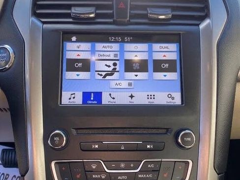 Used 2018 Ford Fusion SE w/ Fusion SE Technology Package image 21