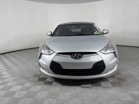 Used 2016 Hyundai Veloster w/ Option Group 03 image 2