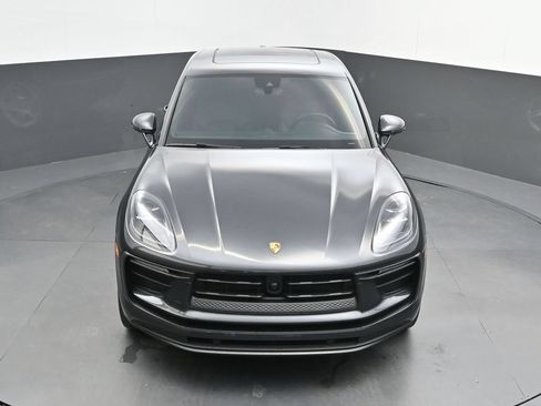 Certified 2023 Porsche Macan AWD/4WD image 31