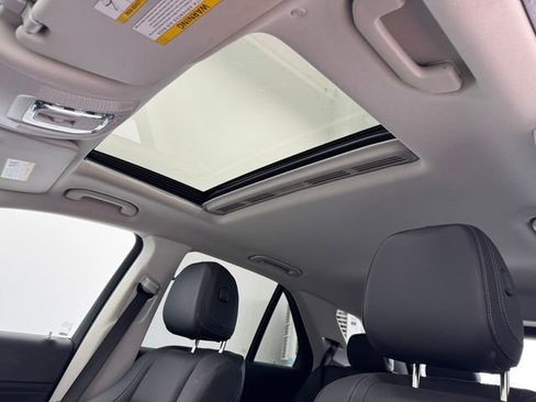 Used 2024 Mercedes-Benz GLE 350 4MATIC image 5