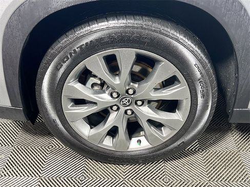 Used 2024 Toyota Grand Highlander Limited image 28