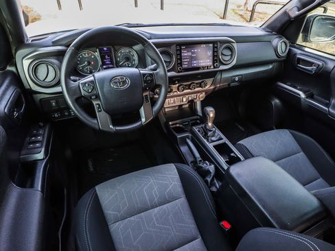 Used 2020 Toyota Tacoma TRD Sport image 20