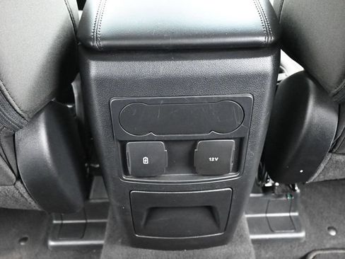 Used 2023 Ford Explorer XLT RWD image 20