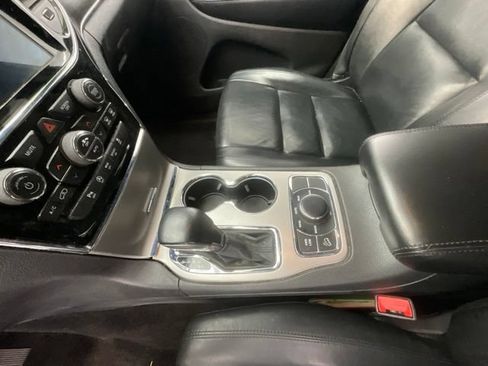 Used 2019 Jeep Grand Cherokee Limited AWD/4WD image 18