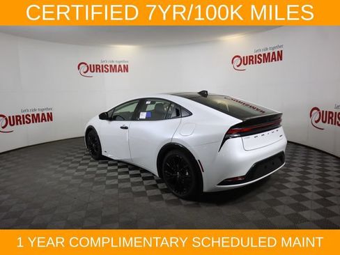 Used 2025 Toyota Prius AWD image 19