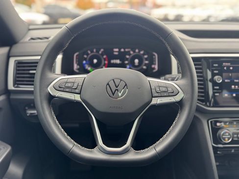 Used 2023 Volkswagen Atlas Cross Sport SE w/ Panoramic Sunroof Package image 12