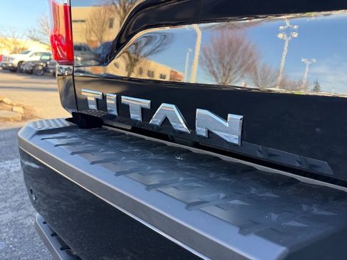 Certified 2021 Nissan Titan SV w/ SV Convenience Package image 9