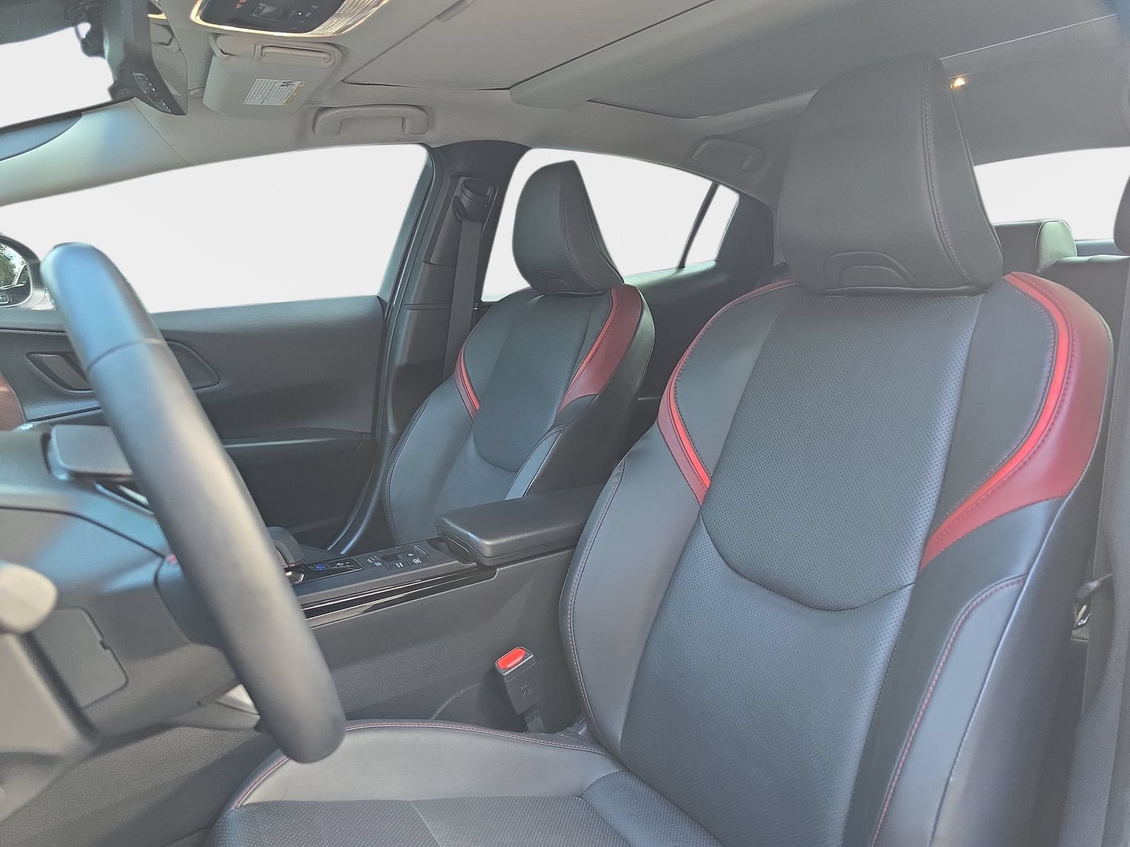 Used 2024 Toyota Prius Prime Premium w/ Advanced Technology Package FWD image 17
