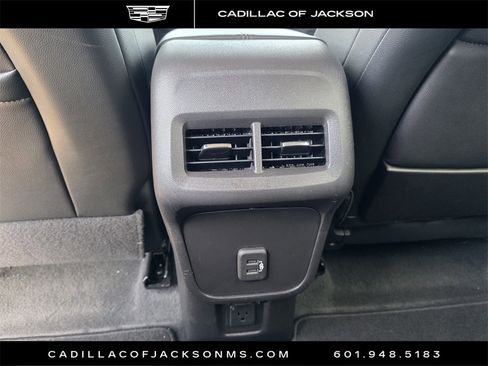 Used 2024 GMC Terrain SLT image 17