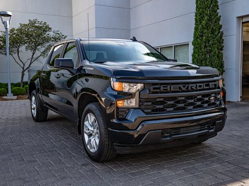 Used 2024 Chevrolet Silverado 1500 Custom RWD image 3
