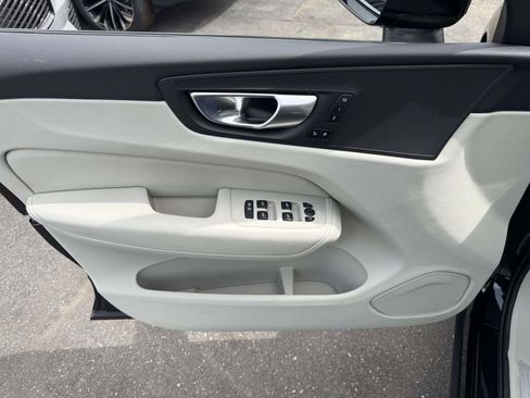 Certified 2024 Volvo XC60 B5 Plus w/ Climate Package AWD/4WD image 17
