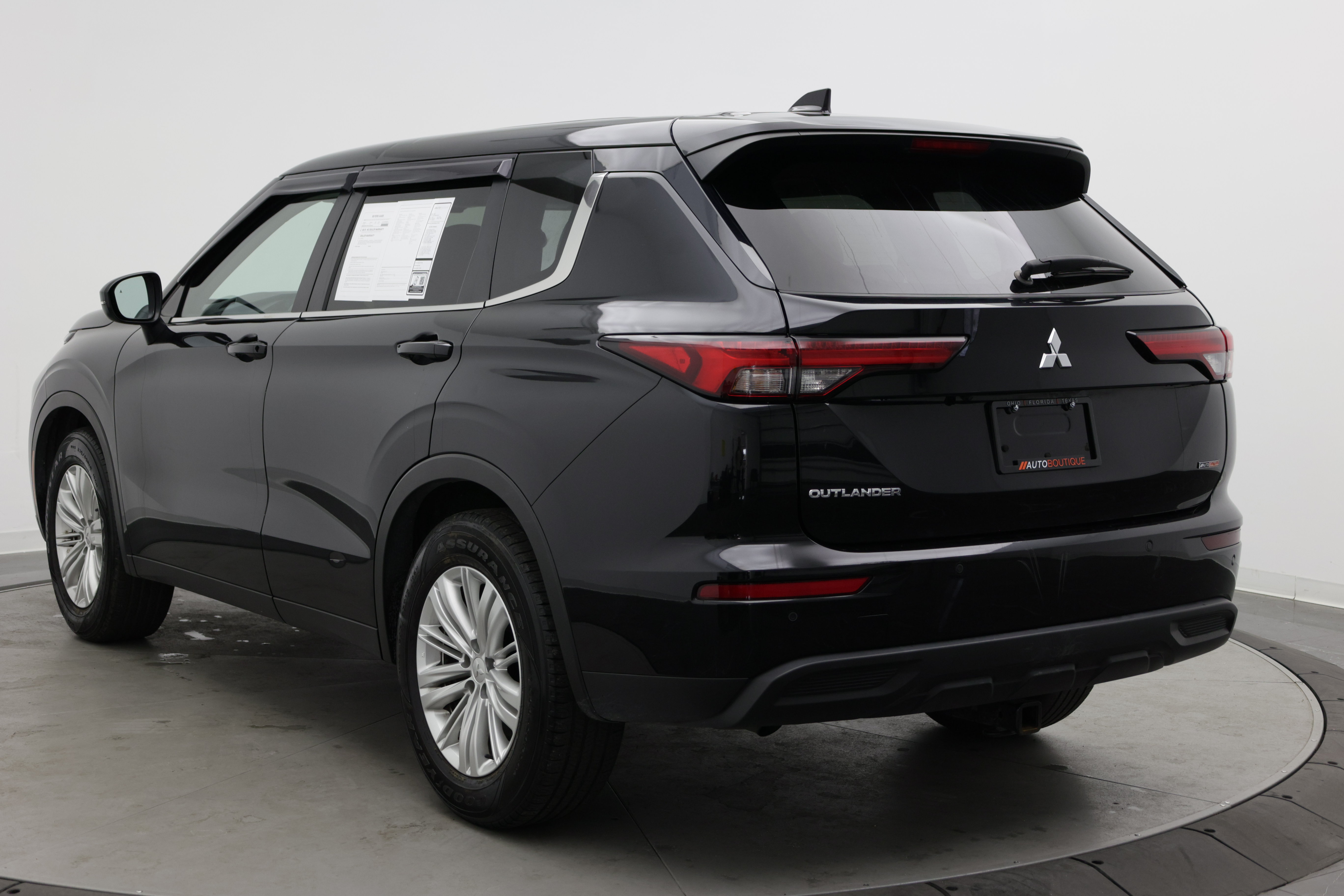 Used 2024 Mitsubishi Outlander ES FWD image 5