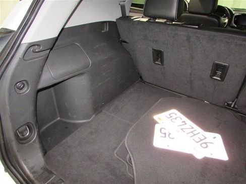 Used 2023 GMC Terrain SLT image 46